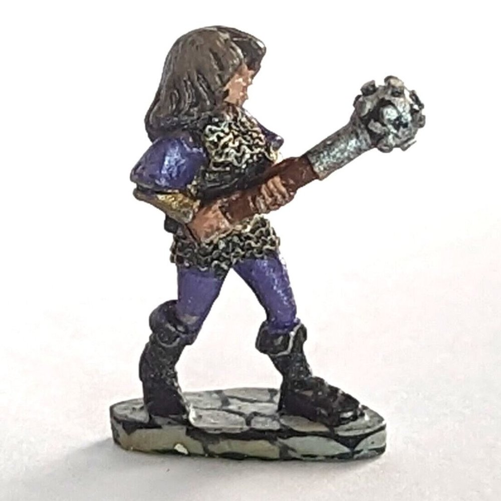 Mirliton Grenadier AM004 Amazon w. Two Handed Weapon 28mm Miniature